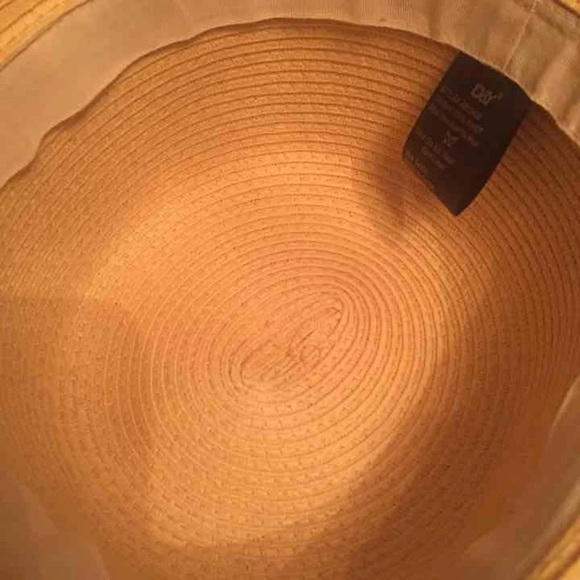 Small to Medium summer Hat. - Picture 3 of 5